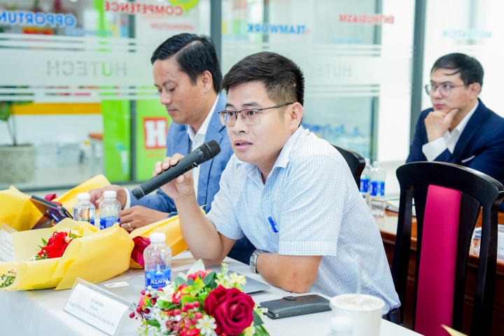 Sinh viên Khoa Xây dựng tìm hiểu về quản lý khối lượng thi công trên nền tảng số 102