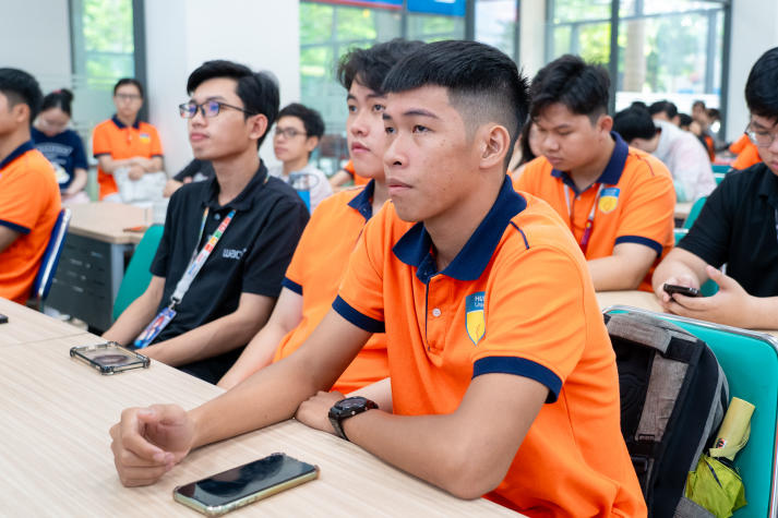 Sinh viên HUTECH nâng cao nhận thức về ma túy, thuốc lá điện tử và lối sống học đường an toàn 63