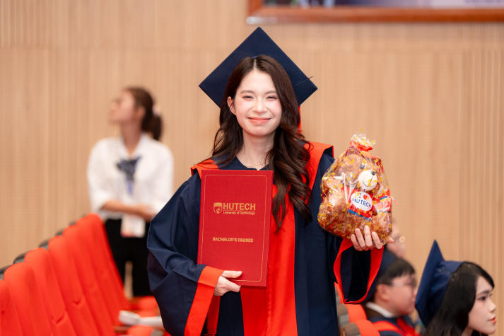 [HUTECH 31 năm] Viết tiếp hành trình đẹp bằng yêu thương và bản lĩnh 72