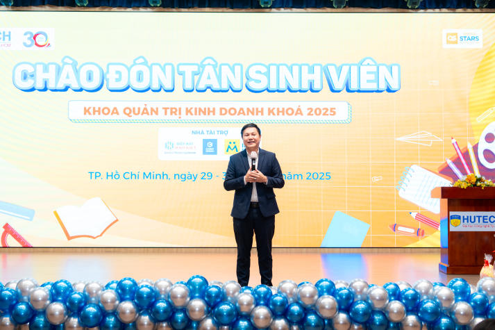 Khoa Quản trị kinh doanh chào đón tân sinh viên khoá 2025: Sẵn sàng hội nhập, vững bước tương lai 8