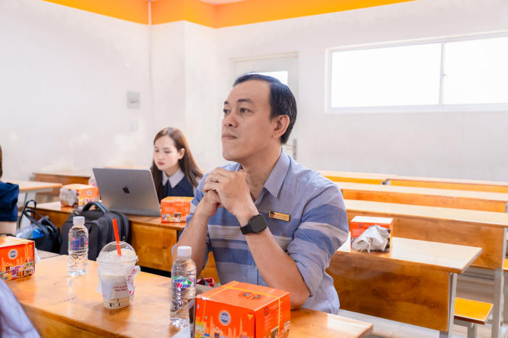Giảng viên Khoa Tiếng Anh cập nhật xu hướng ứng dụng AI trong giáo dục ngoại ngữ 27