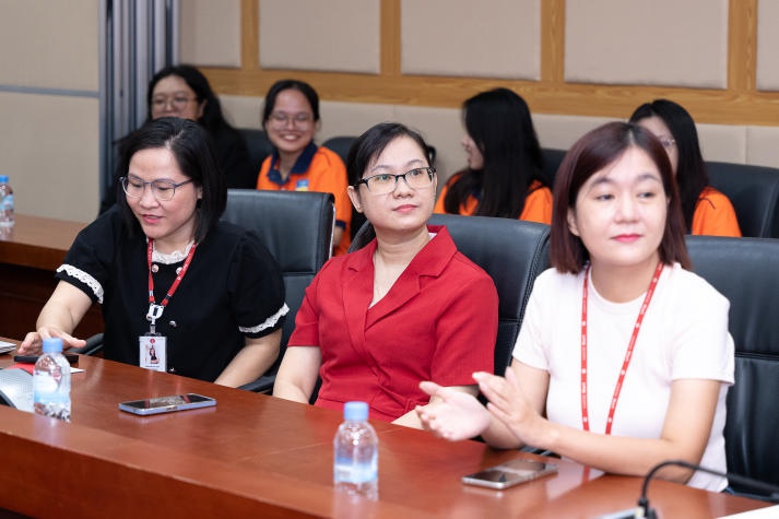 [Video] Sinh viên Khoa Hàn Quốc học tham quan thực tế, nắm bắt cơ hội thực tập tại Lotte Mart 51