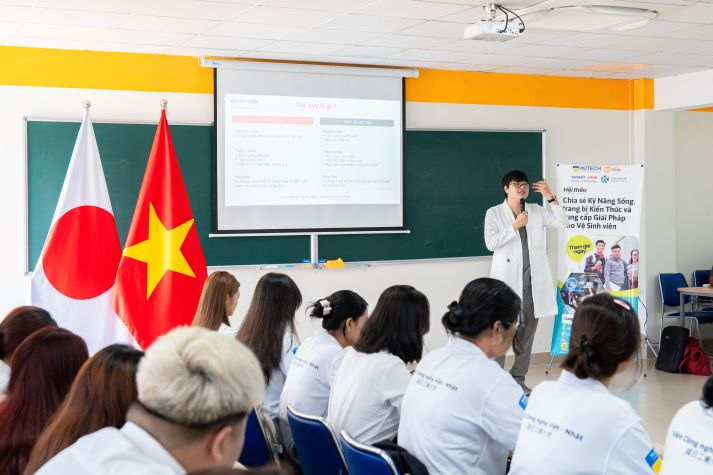 Sinh viên VJIT trang bị kiến thức và kỹ năng bảo vệ sức khỏe, phòng ngừa đột quỵ 34
