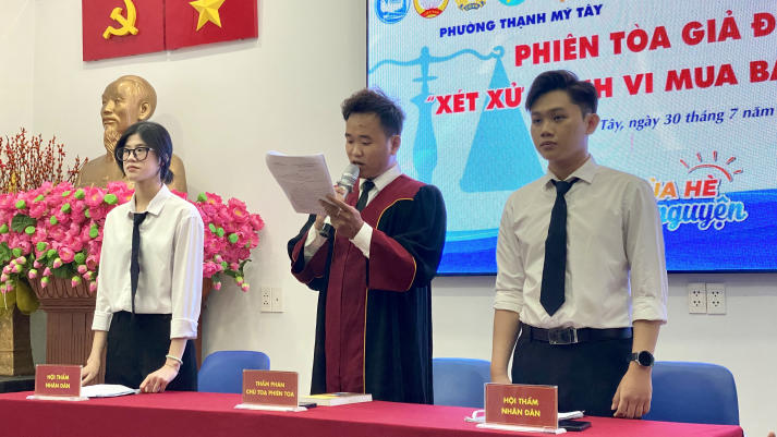 Mùa hè xanh HUTECH 2025 khép lại, mở ra hành trình trưởng thành trong mỗi sinh viên 74