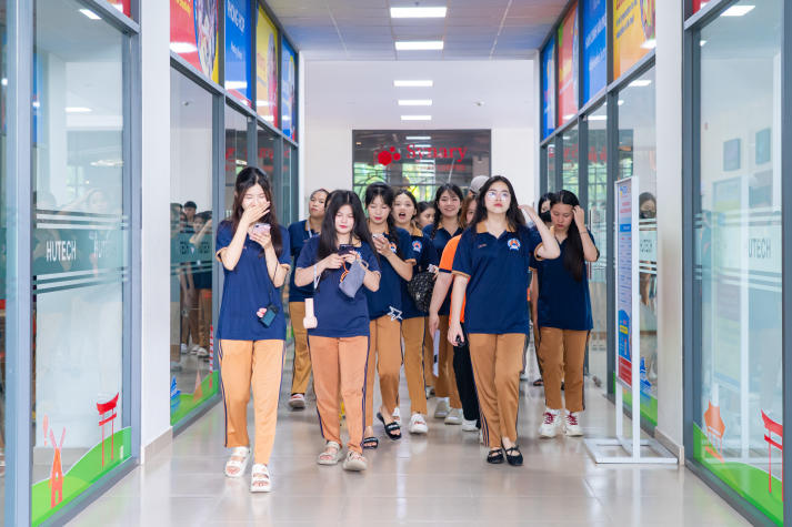 HUTECH đón đoàn học sinh trường TH-THCS-THPT Bùi Thị Xuân (Đồng Nai) tham quan, trải nghiệm môi trường đại học 62