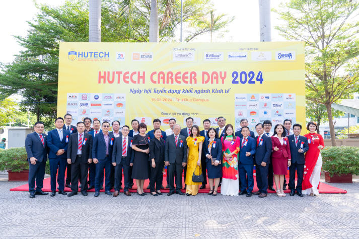 [HUTECH 31 năm] Lời khen từ doanh nghiệp - thước đo cho chất lượng nguồn nhân lực trẻ 123