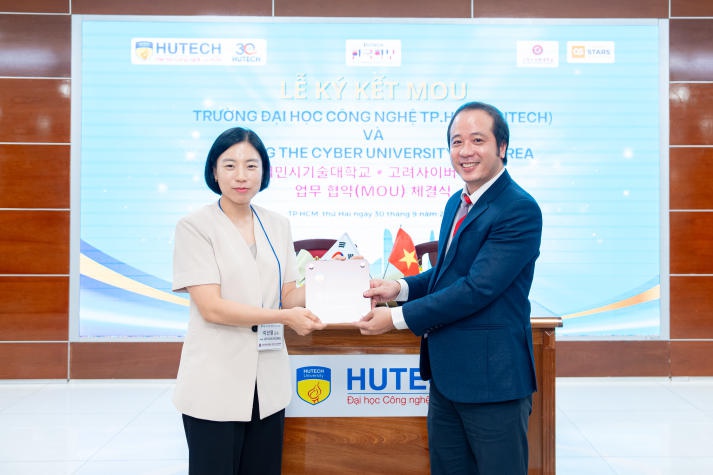 Mở rộng "hệ sinh thái" hợp tác quốc tế, HUTECH ký MOU cùng Trường The Cyber University Of Korea, Hàn Quốc 53