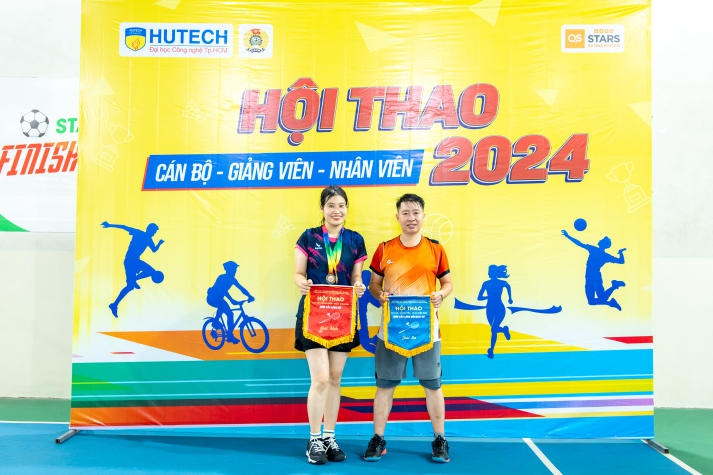 [Hội thao CB-GV-NV HUTECH 2024] Hơn 50 màn giao cầu kịch tính tại bộ môn Cầu lông 163