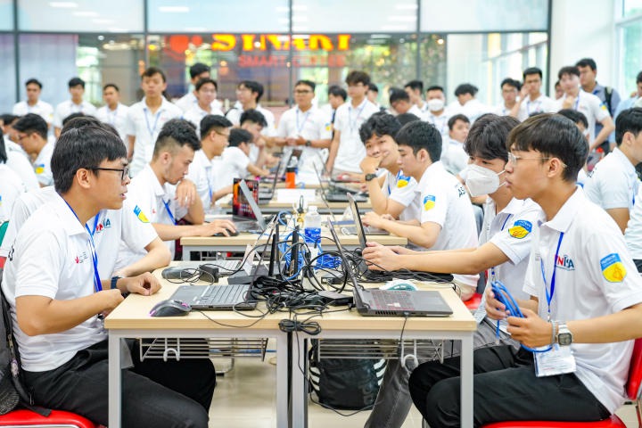 Sôi nổi vòng Chung khảo cuộc thi "Sinh viên với An toàn thông tin ASEAN 2023" tại HUTECH 87