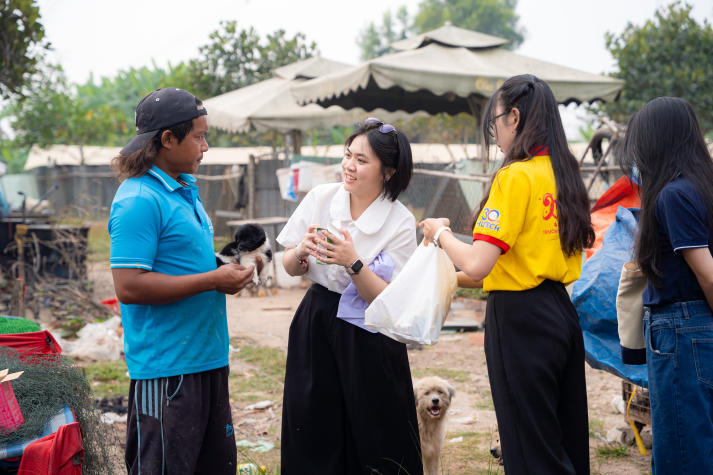 Sinh viên Khoa Thú y lan tỏa yêu thương qua hoạt động chăm sóc động vật trong chiến dịch Xuân tình nguyện 43