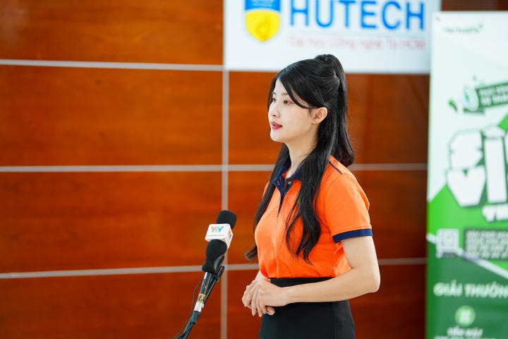 Sinh viên HUTECH tự tin phỏng vấn trực tiếp cùng BTC “Sinh viên Việt Nam thế hệ mới 2023” 88