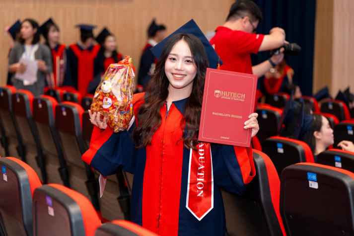 Khép lại hành trình giảng đường, mở ra hành trình trách nhiệm: HUTECH trao bằng tốt nghiệp cho các tân khoa 98