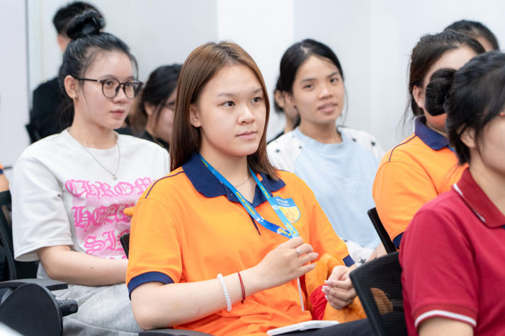 Sinh viên Khoa Luật “giải mã” môi trường nghề nghiệp tại Dai-ichi Life Việt Nam 40