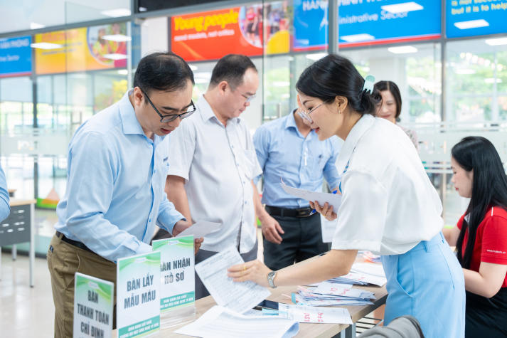 HUTECH đồng hành chăm sóc sức khỏe CB-GV-NV qua đợt khám định kỳ 2026 23