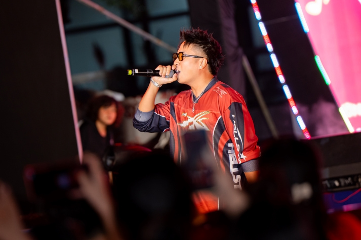 [Video] Đêm Gala Chào đón tân sinh viên HUTECH: Khi ngọn lửa đam mê được truyền từ những người dám ước mơ 105