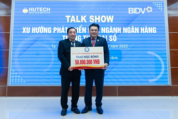 HUTECH signed a cooperation agreement with the Southern Ha Tinh Business Club and BIDV 30