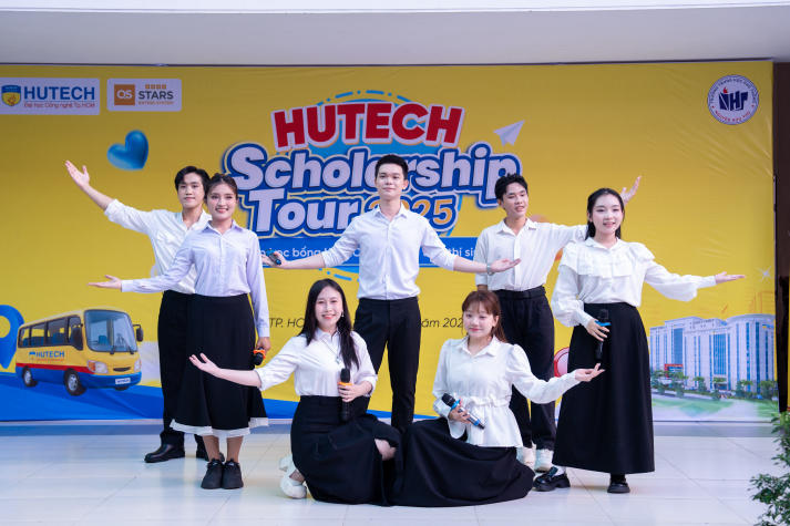 HUTECH Scholarship Tour 2025: Trao 32 suất học bổng trị giá 25% học phí toàn khóa cho học sinh Trường THPT Nguyễn Hữu Thọ (TP.HCM) 60