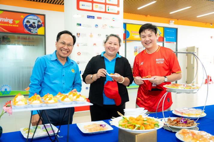 [Video] Sôi động, gắn kết và bùng nổ tại Hội thao Cán bộ - Giảng viên - Nhân viên HUTECH 2025 299