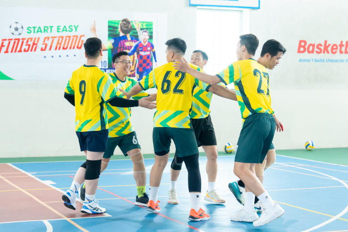 [Hội thao CB-GV-NV HUTECH 2025]: Bóng chuyền nam xác định 4 cái tên tiến vào Bán kết 102