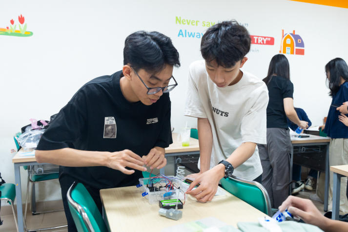 Sinh viên HUTECH và SP tăng tốc hoàn thiện dự án trước thềm Triển lãm sản phẩm LeX 2025 73