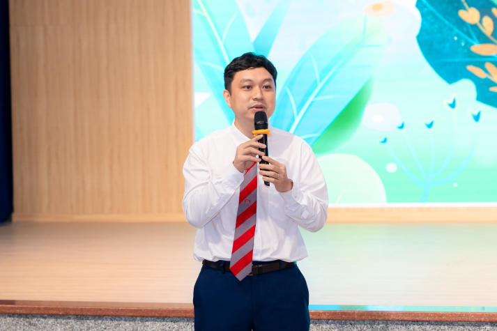 HUTECH chào đón gần 500 học sinh khám phá không gian học tập hiện đại và cơ hội học bổng hấp dẫn 78