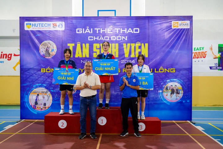 Giải thể thao chào đón tân sinh viên 2023 chính thức khép lại với nội dung thi đấu Cầu lông nam, nữ và Bóng đá nam 77