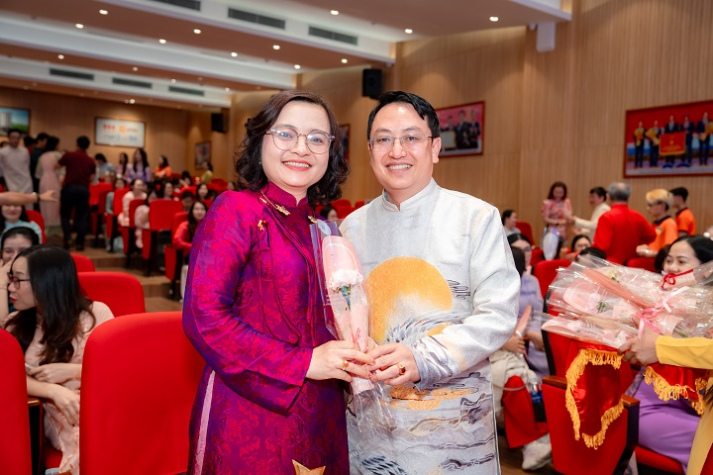 Rạng rỡ khí chất phái đẹp HUTECH: Từ tri thức tỏa sáng đến tấm lòng nhân ái 70