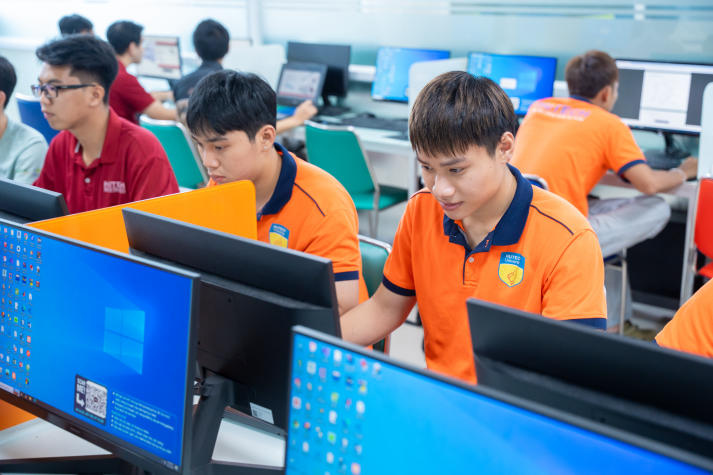Sinh viên Viện Kỹ thuật tranh tài với bài toán xây dựng cầu 3D do doanh nghiệp đặt hàng 51
