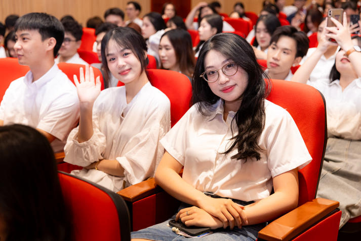 Từ dấu ấn năm học cũ đến khát vọng mới của sinh viên Khoa Khoa học Xã hội và Quan hệ Công chúng 35