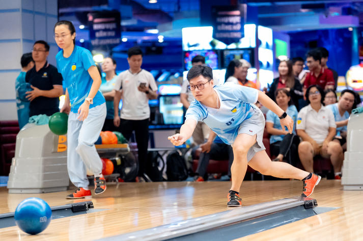 Liên quân VPT - VP.HĐT - P.NS – B.TT - TT.KĐ-ĐBCL - TT.IT lập “hat-trick” vô địch Bowling 26