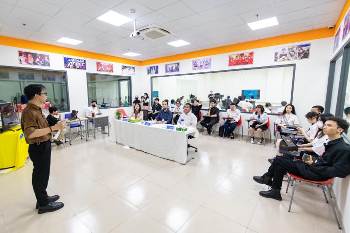 “Choáng ngợp” với loạt đồ án tốt nghiệp ấn tượng của sinh viên ngành Thiết kế đồ họa HUTECH 4