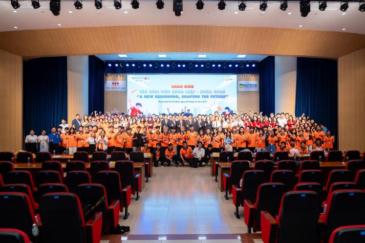 Tân sinh viên Khoa Luật khóa 2025 chính thức bước vào hành trình chinh phục kiến thức pháp lý 90