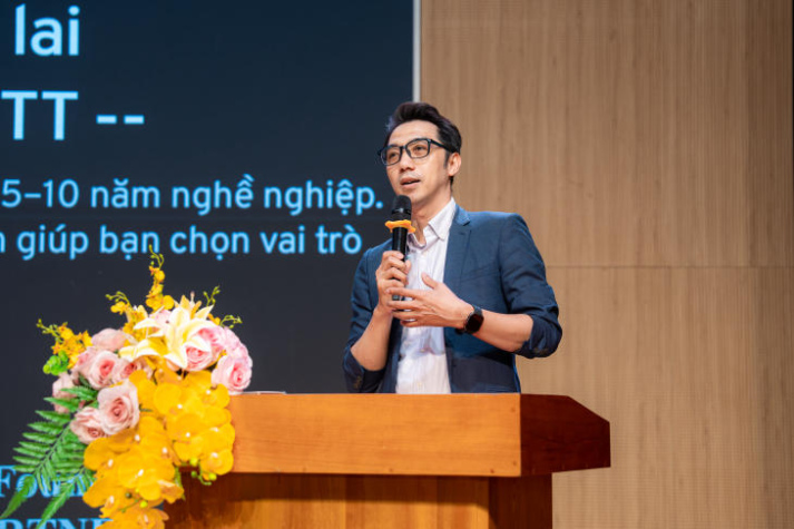 Dàn chuyên gia đồng hành cùng sinh viên Khoa Công nghệ thông tin trong hành trình lựa chọn chuyên ngành 58