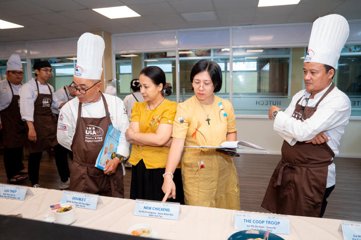 [Video] HUTECH Students Showcase Culinary Talent in the “Taste of Chicken” Grand Finale 78