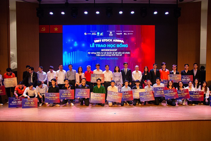 Sinh viên Khoa Tài chính - Thương mại HUTECH xuất sắc giành giải Nhì cuộc thi “Viet Stock Arena - Đấu trường Chứng khoán sinh viên toàn quốc” 9