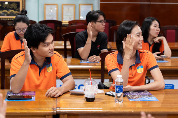HUTECH-ers explore the potential of AI in media with expert from Macquarie University 56