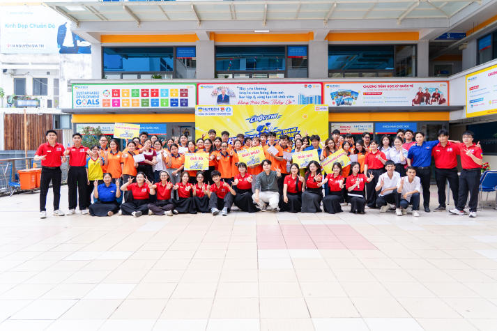 [Ảnh] HUTECH Mission 2026 kết nối sức trẻ Khoa Tài chính - Thương mại 123