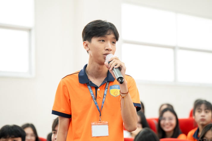 [Video] CEO Nguyễn Quốc Kỳ kể chuyện chinh phục ước mơ cùng sinh viên HUTECH 127
