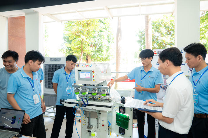 MECA 2025 Finals: HUTECH students conquer technology through practical projects 82