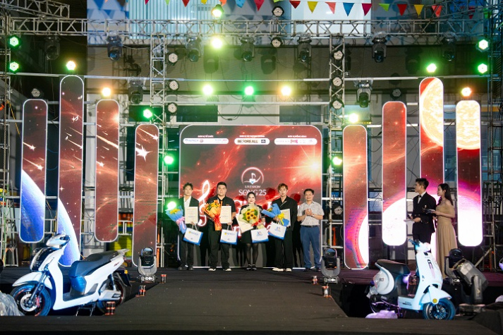 [Video] Liveshow Sóng 2025: Bản hòa ca cảm xúc của tuổi trẻ HUTECH 21