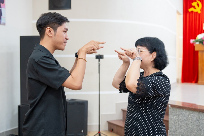 Lan tỏa sức mạnh trị liệu tinh thần từ âm nhạc đến sinh viên Tâm lý học HUTECH 90