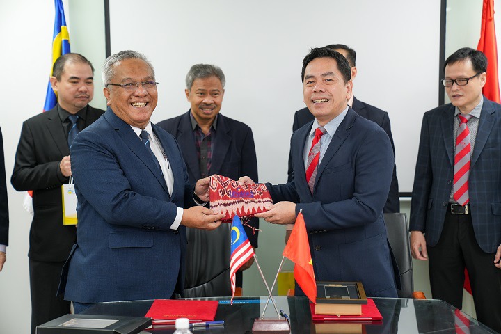 HUTECH ký kết hợp tác cùng UNIMAS (Malaysia) 55