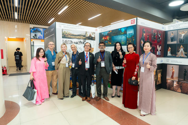 Chạm đến tri thức toàn cầu từ những diễn đàn học thuật không biên giới tại HUTECH 54