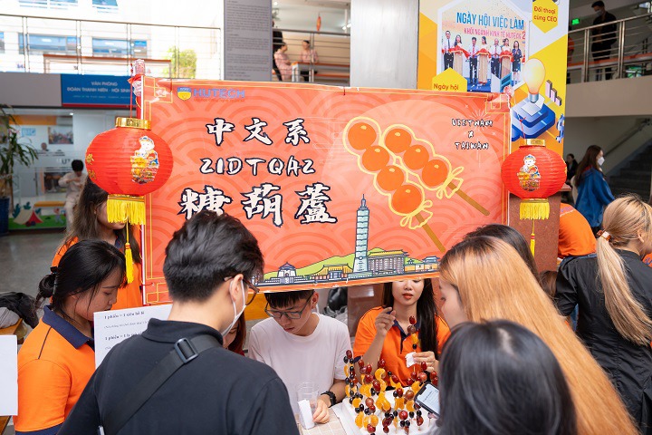 Sinh viên HUTECH thưởng thức món ngon, giao lưu văn hóa xứ Đài qua "Ngày hội văn hóa ẩm thực Đài Loan" lần 2 111
