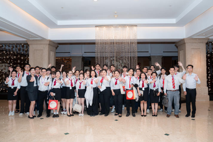 [Video] “Check-in” khách sạn 5 sao Equatorial, sinh viên Quản trị nhà hàng và Dịch vụ ăn uống tăng cường trải nghiệm thực tế 115