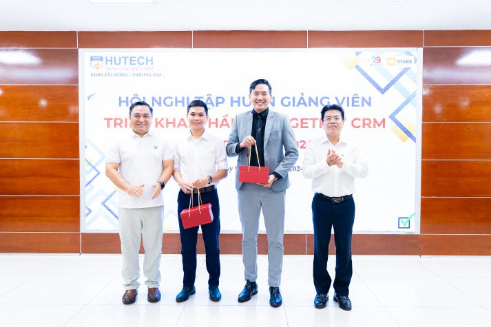 ​Giảng viên Khoa Tài chính - Thương mại HUTECH tìm hiểu phần mềm Getfly CRM trong giảng dạy 21