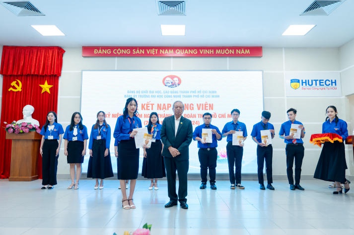Đoàn viên, thanh niên HUTECH long trọng kỷ niệm 93 năm ngày Thành lập Đoàn Thanh niên Cộng sản Hồ Chí Minh 202