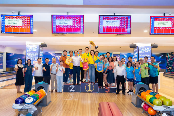 Liên quân VPT - VP.HĐT - P.NS – B.TT - TT.KĐ-ĐBCL - TT.IT lập “hat-trick” vô địch Bowling 63