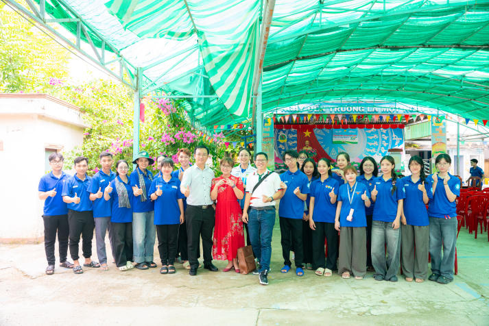 Cựu sinh viên HUTECH tiếp sức chiến sĩ Mùa hè xanh 2025 tại mặt trận Đồng Tháp 9