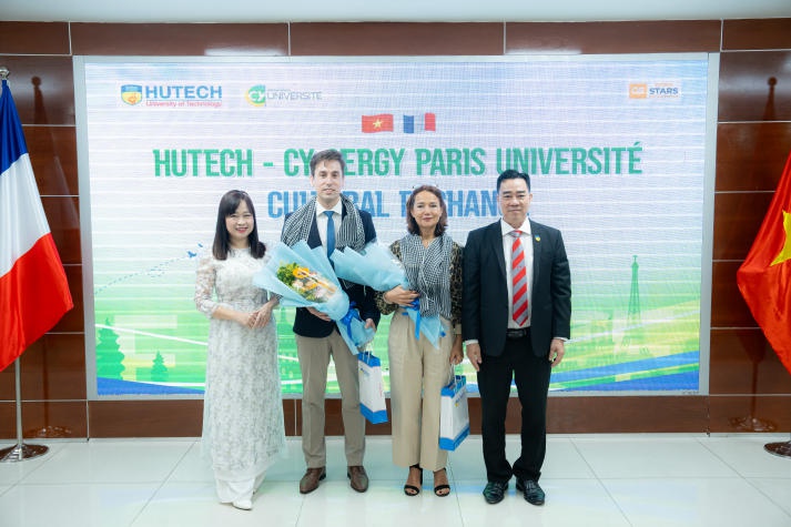 Sinh viên Đại học CY Cergy Paris (Pháp) sôi nổi trải nghiệm văn hóa tại HUTECH 48